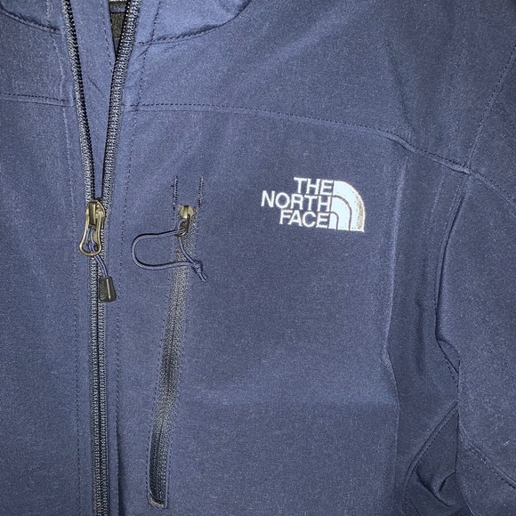 North Face Jacket. Never worn M. Beautiful fit and style 🎿 like new & stylish. - Picture 1 of 6